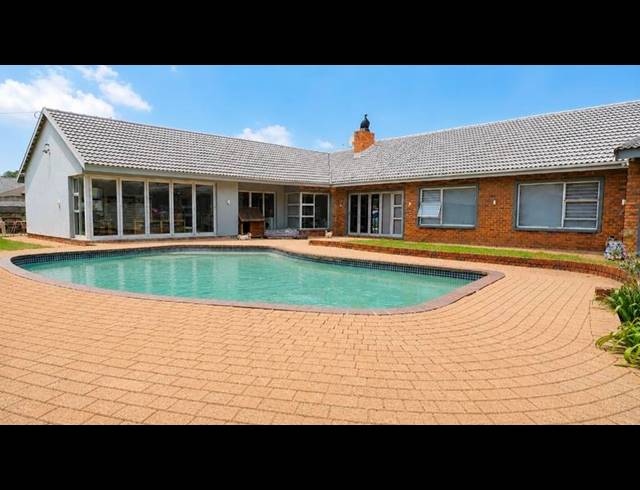 4 BEDROOM HOUSE FOR SALE IN BRACKENHURST